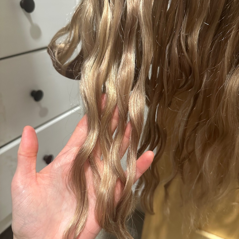 Luxy 20” seamless extensions dimensional cream blonde